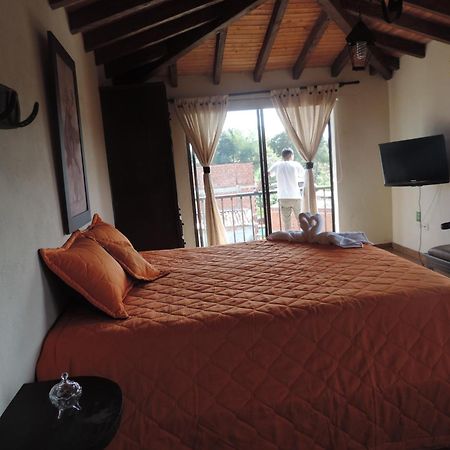 Oak Tree House Guest House กัวตาเป ภายนอก รูปภาพ