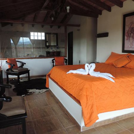Oak Tree House Guest House กัวตาเป ภายนอก รูปภาพ