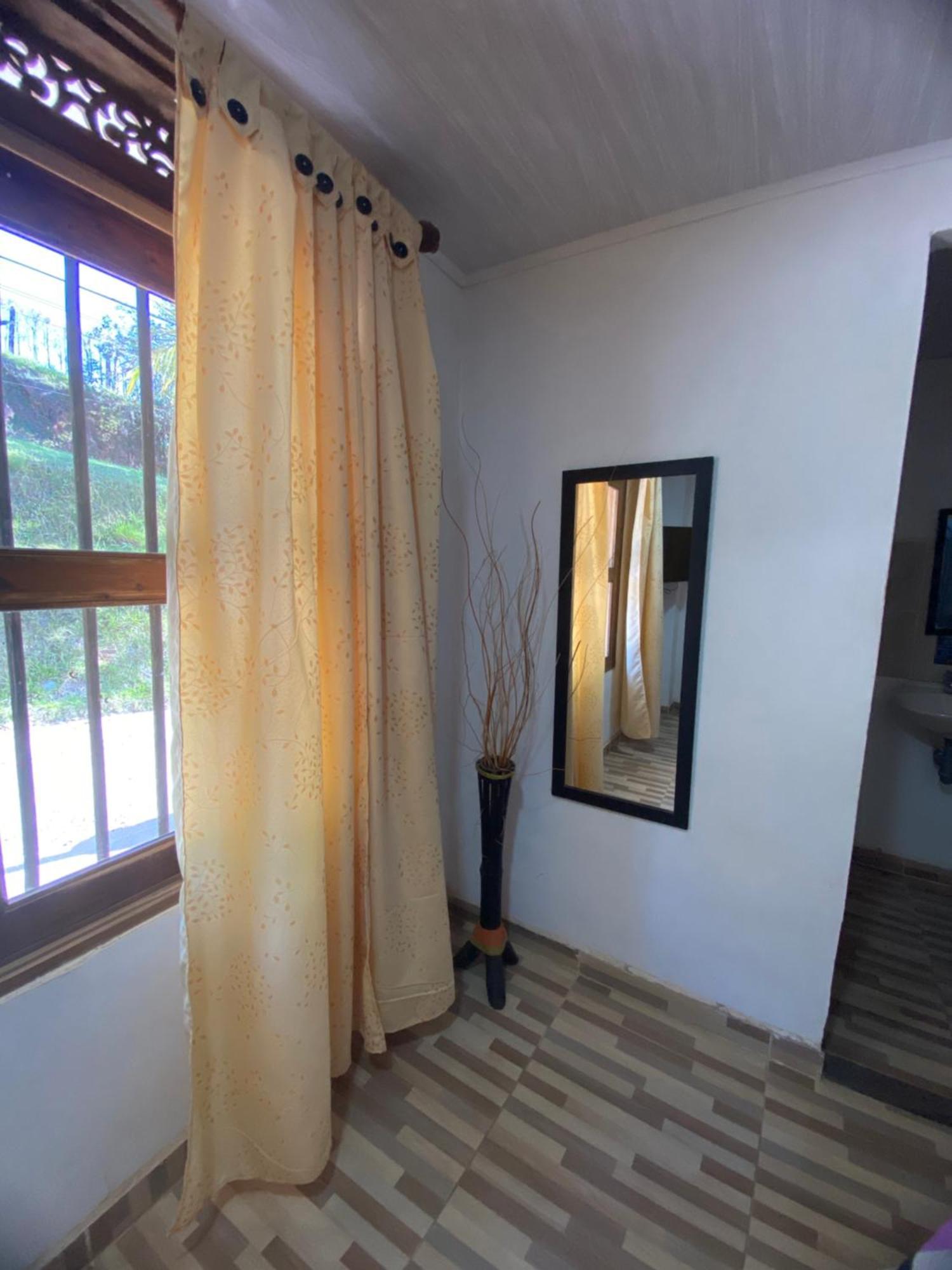 Oak Tree House Guest House กัวตาเป ภายนอก รูปภาพ