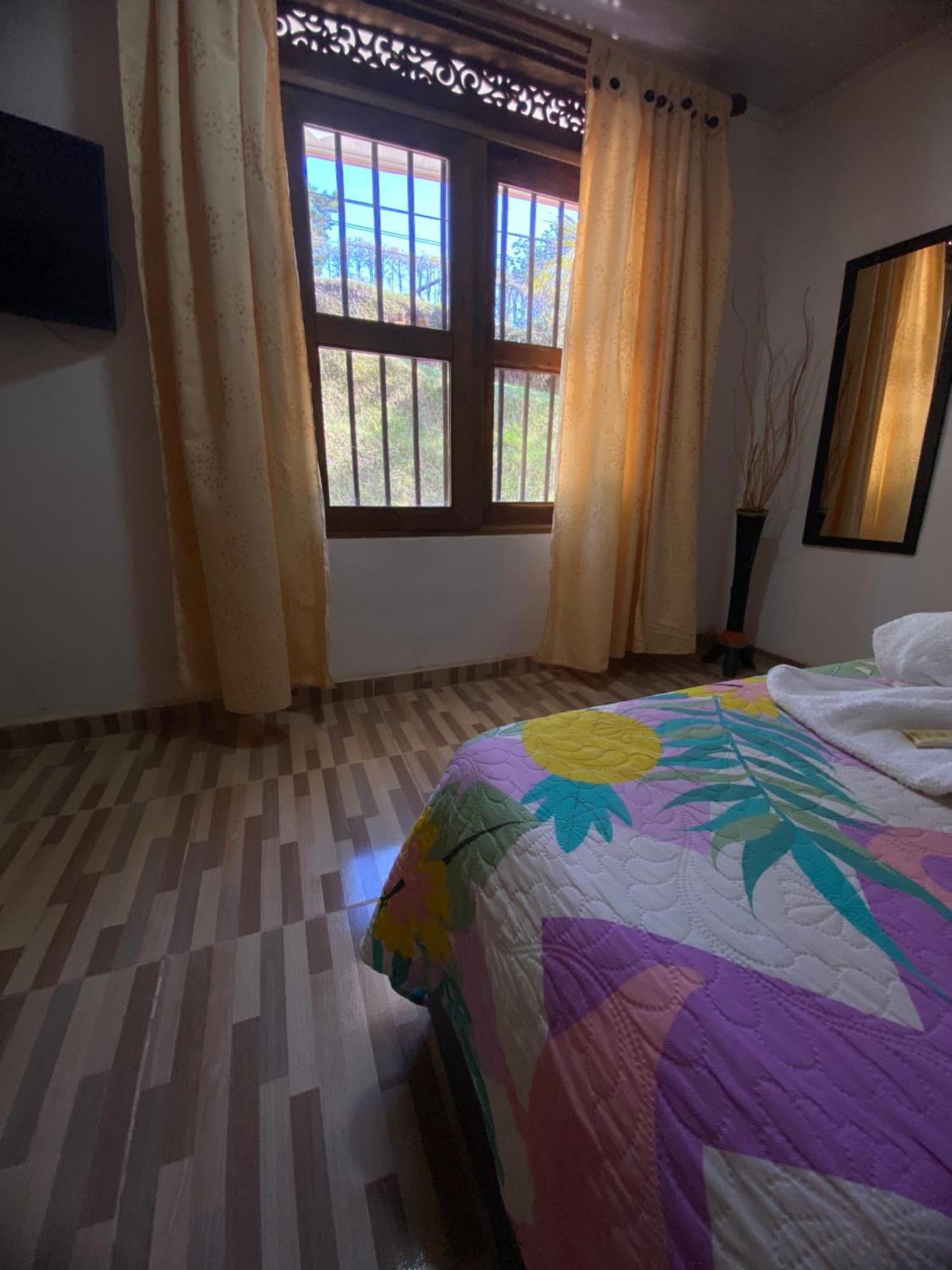 Oak Tree House Guest House กัวตาเป ภายนอก รูปภาพ