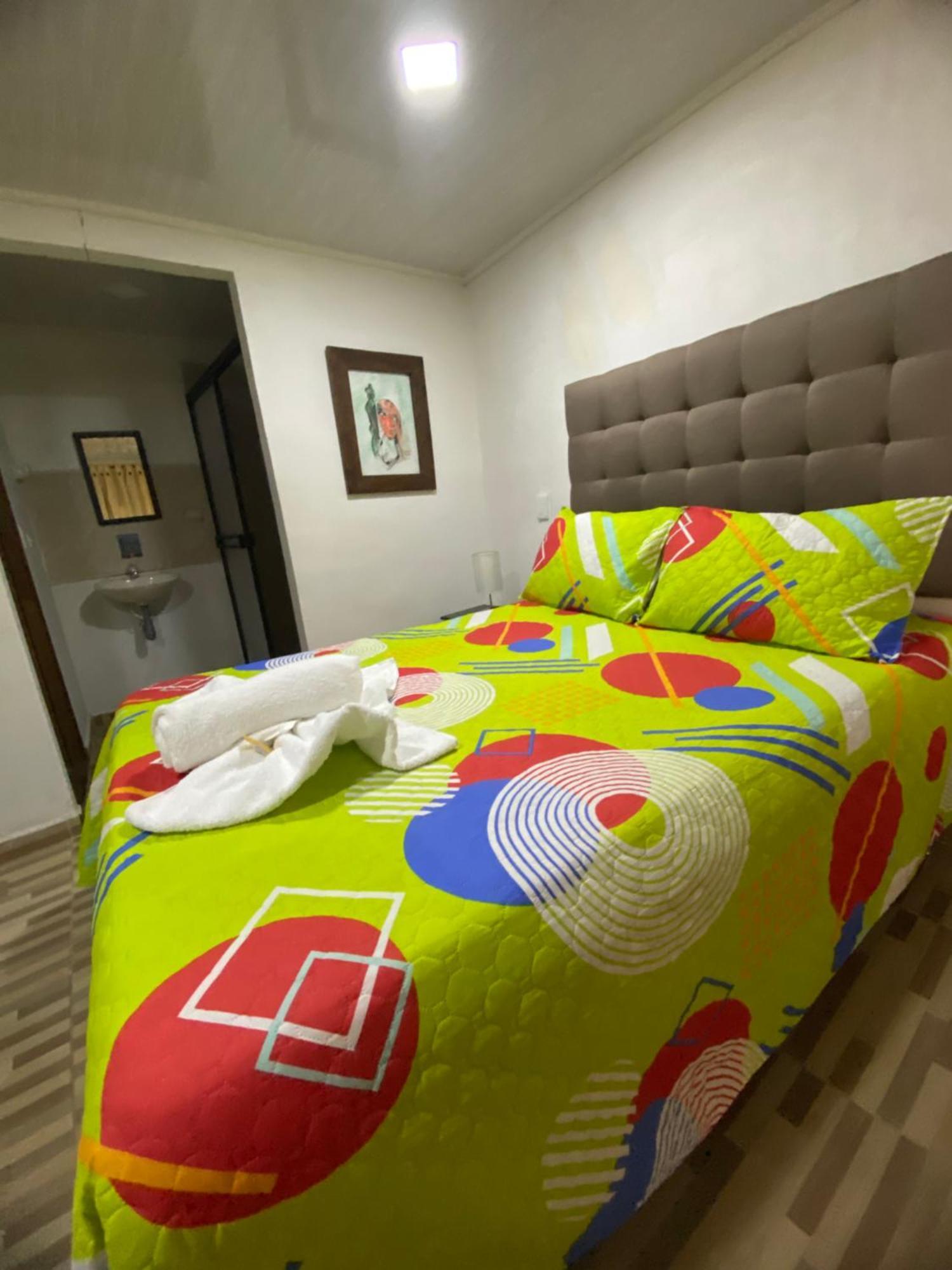 Oak Tree House Guest House กัวตาเป ภายนอก รูปภาพ