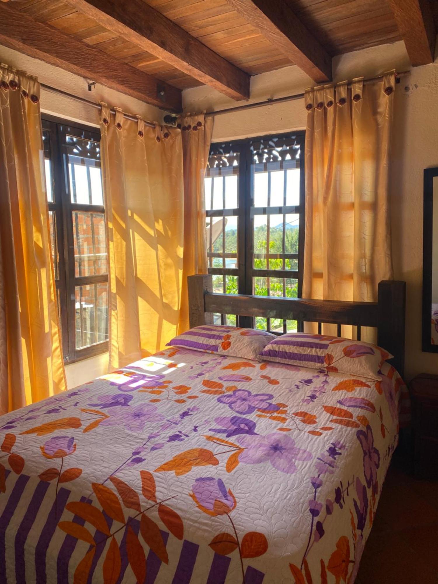 Oak Tree House Guest House กัวตาเป ภายนอก รูปภาพ