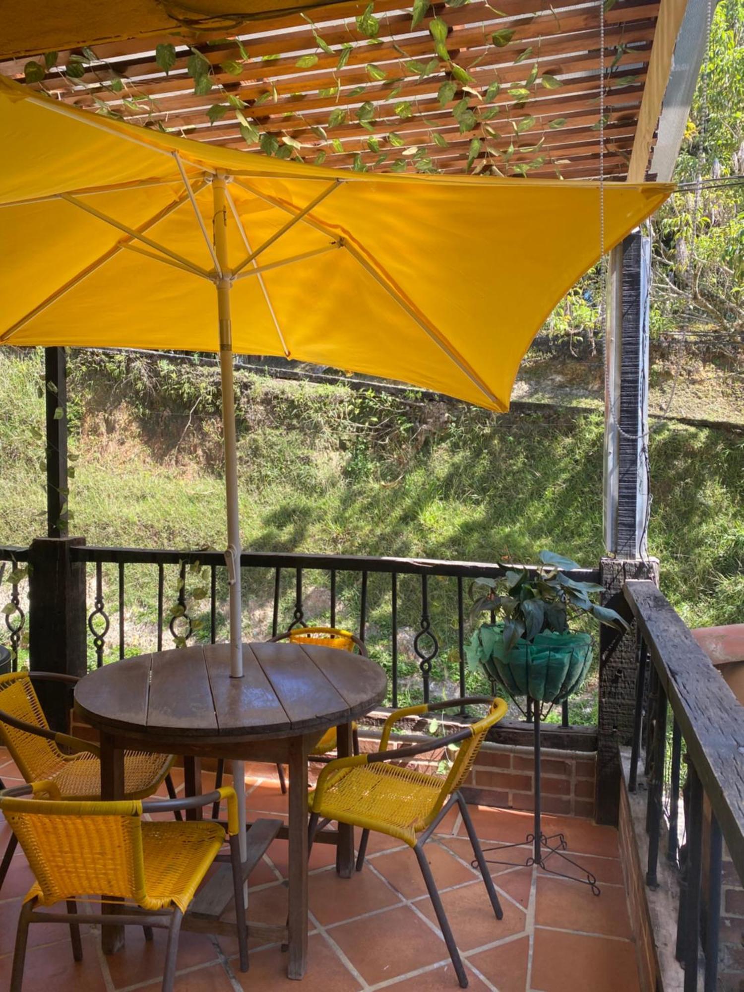 Oak Tree House Guest House กัวตาเป ภายนอก รูปภาพ