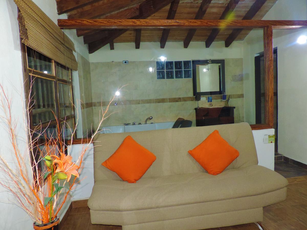 Oak Tree House Guest House กัวตาเป ภายนอก รูปภาพ