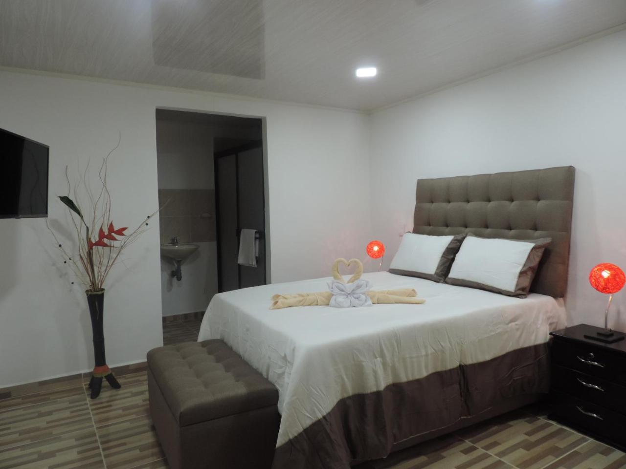 Oak Tree House Guest House กัวตาเป ภายนอก รูปภาพ