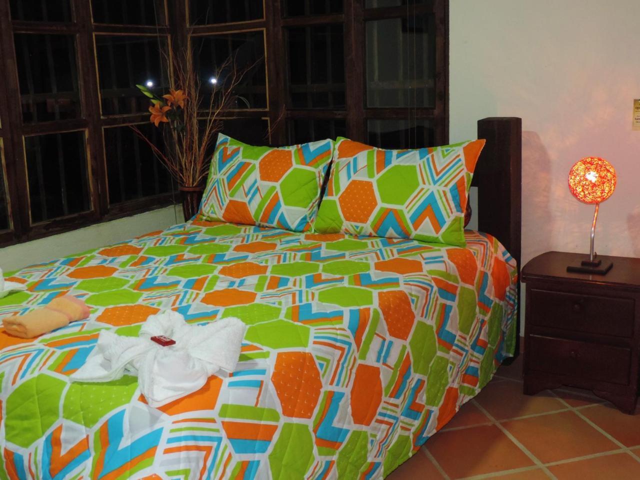 Oak Tree House Guest House กัวตาเป ภายนอก รูปภาพ